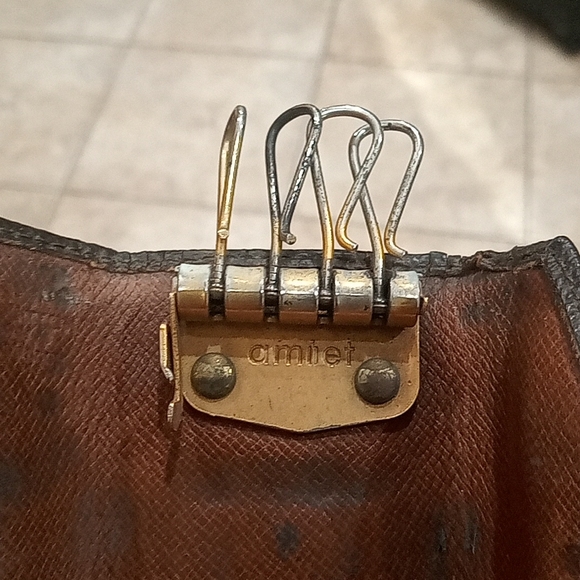 Louis Vuitton Key Holder Four Monogram Vintage - Picture 6 of 13